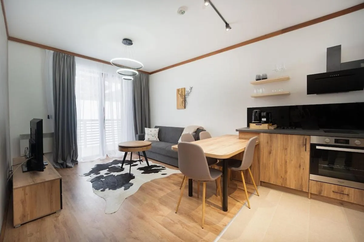 דירות Host2U Highland Hideaway בנסקו בולגריה