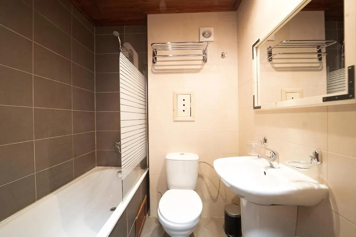 דירות Host2U Highland Hideaway בנסקו בולגריה