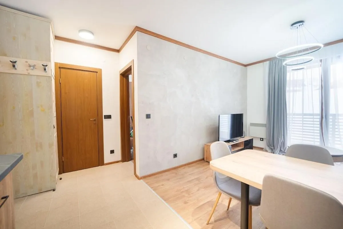 דירות Host2U Highland Hideaway בנסקו